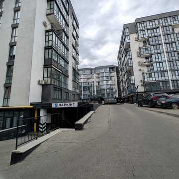Трамвайна вул. (Революційна), 3в