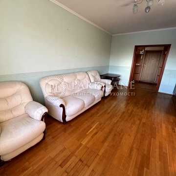 Ревуцького вул., 5