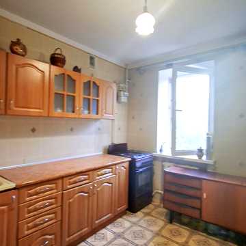 Академіка Корольова вул., 104