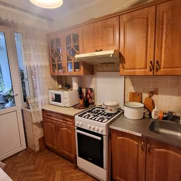 Володимира Великого вул. (Артема), 32