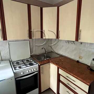 Златопільська вул., 4