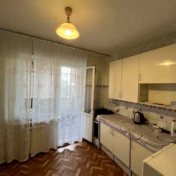 Автозаводська вул., 77