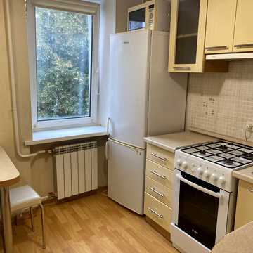 Академіка Глушкова просп., 24