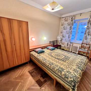 Велика Васильківська вул. (Червоноармійська), 112
