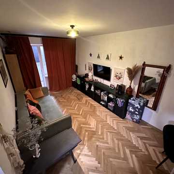 Академіка Глушкова просп., 35