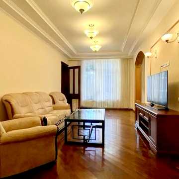 Круглоуніверситетська вул., 3-5