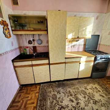 Академіка Навашина вул., 11