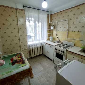 Кам'янецька вул., 105