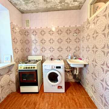 Героїв Крут вул. (Валентини Терешкової), 4