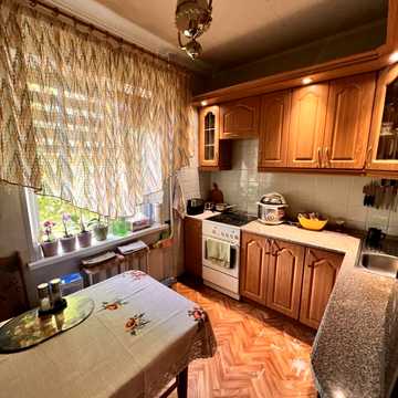 Ревуцького вул., 44