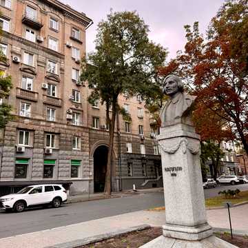 Гоголя вул., 1