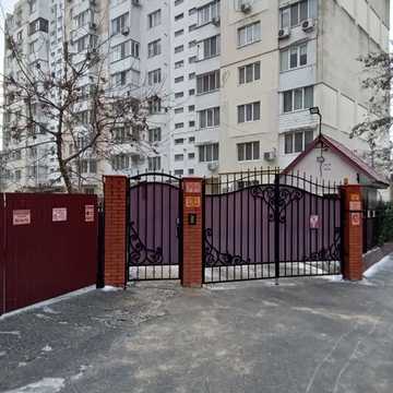 Пішонівська вул., 7