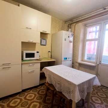 Балтійська вул., 21