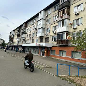 Воскресенський просп. (Перова), 32