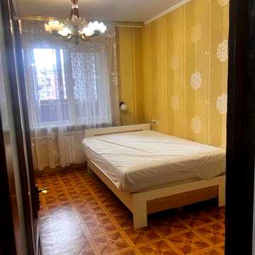 Академіка Єфремова вул. (Командарма Уборевича), 4