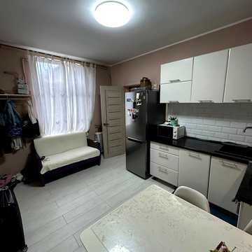 Буковинська вул., 32