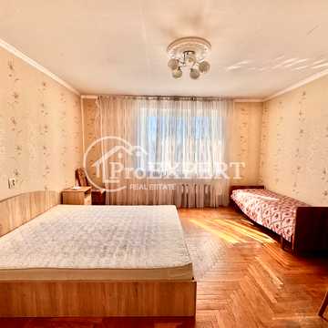 Братиславська вул., 13