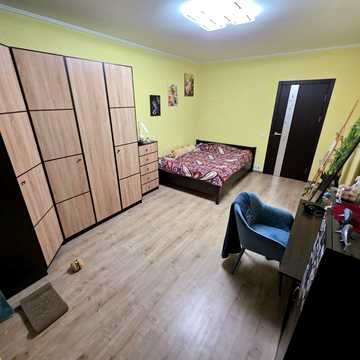 Анни Ахматової вул., 30
