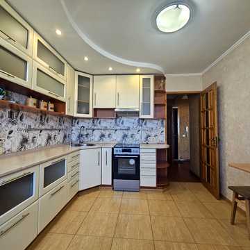 Санаторна вул., 18