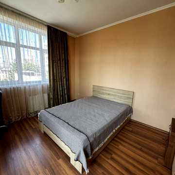 Антоновича вул. (Горького), 72