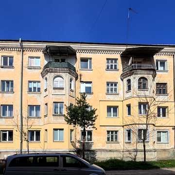 Адама Міцкевича вул., 2