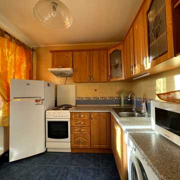 Оболонський просп., 38