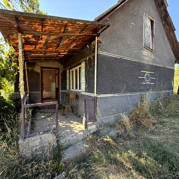 Центральна, 35