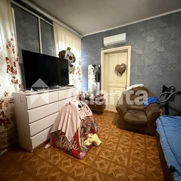 Євгена Чикаленка вул., 31