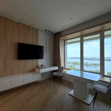 Набережна Перемоги вул., (Sun Tower)
