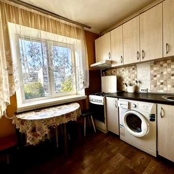 Ореста Левицького вул. (Академіка Курчатова), 11/32