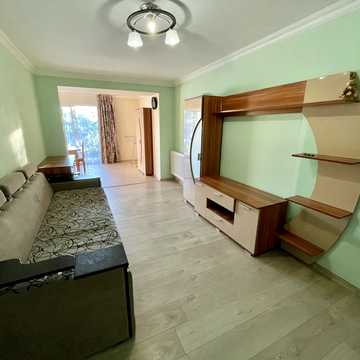 Інститутська вул., 1