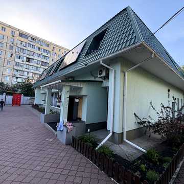 Героїв Дніпра вул., 33