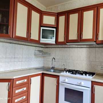 Тростянецька вул., 8