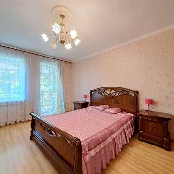 В'ячеслава Чорновола вул., 7а