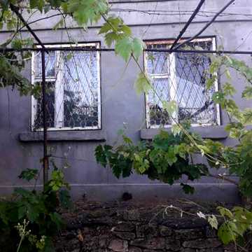 Каменярів вул., 12