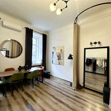Велика Васильківська вул. (Червоноармійська), 47