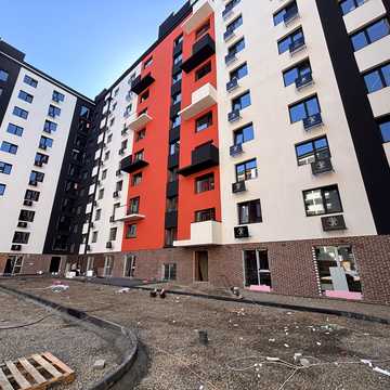 Степана Бандери вул., (Будинок 1)