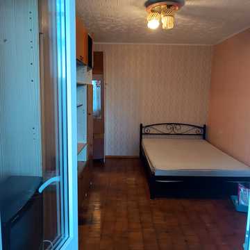 Поліська вул., 28