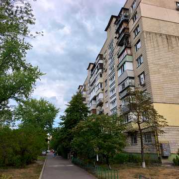 Мілютенка вул., 28-А