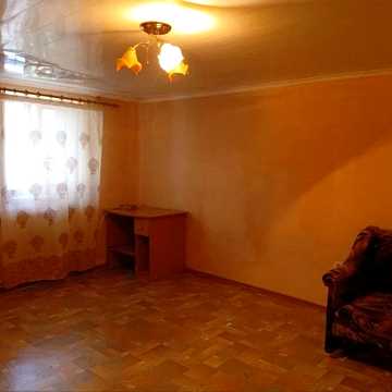 Хутірська вул.