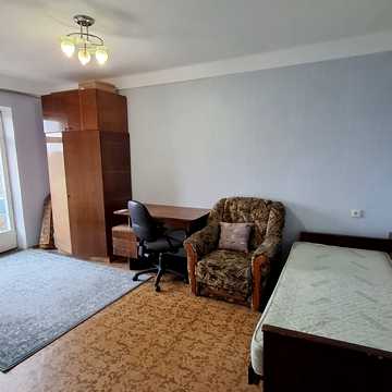 Павла Тичини просп., 21