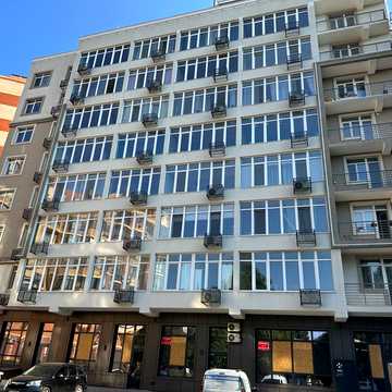 Сегедська вул., (Будинок)