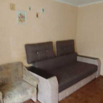 Космонавтів просп., 73
