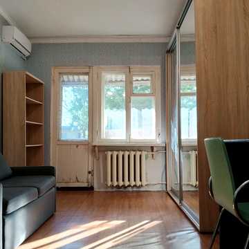 Космонавтів вул., 27/3