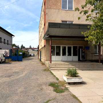 Миру пл., 6