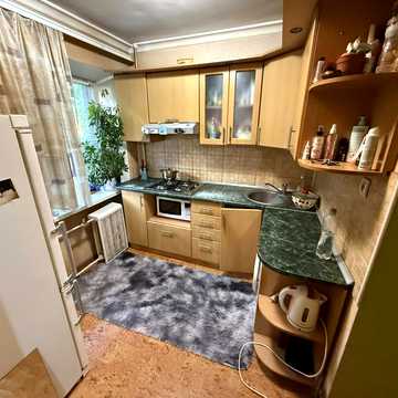 Яценка вул., 10