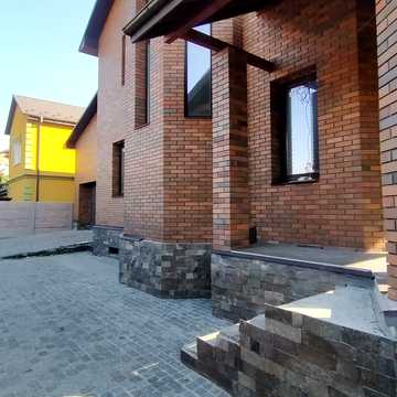 Василівська вул., 12