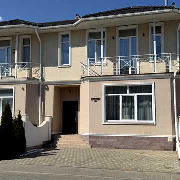 Центральна вул., 72