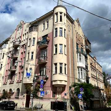 Рейтарська вул., 20/24
