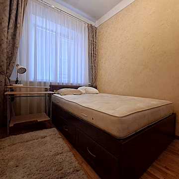 Велика Васильківська вул. (Червоноармійська), 114